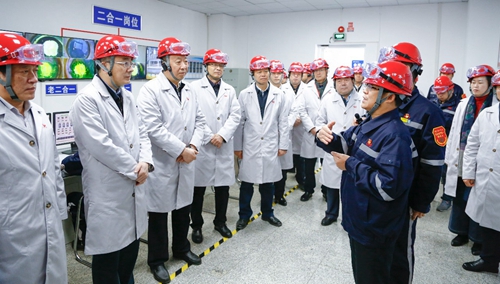 全省?；菲髽I(yè)安全設(shè)計(jì)診斷復(fù)核現(xiàn)場會代表參觀宜化太平洋熱電公司(圖5)