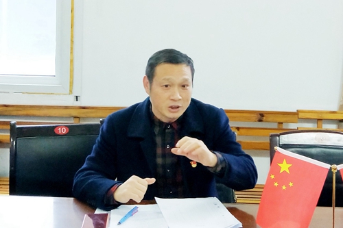 向宇飛列席指導(dǎo)股份公司氯堿黨支部“不忘初心、牢記使命”專題組織生活會(圖2)