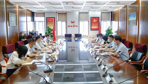 中國信保湖北分公司黨委書記、總經(jīng)理劉正茂一行到訪宜化集團(圖1)