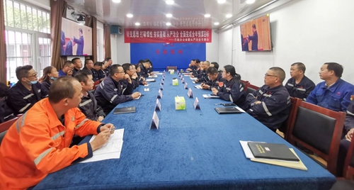 向抗疫英雄致敬！宜化集團(tuán)組織收看全國抗擊新冠肺炎疫情表彰大會(圖10)