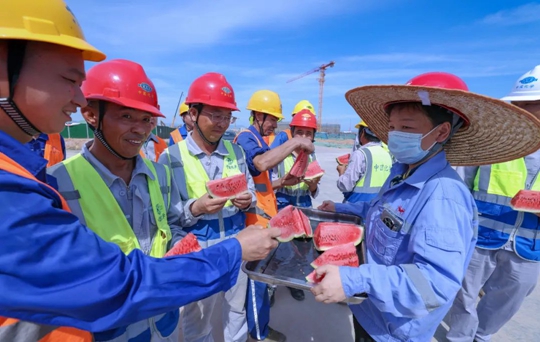 王大真看望慰問(wèn)田家河項(xiàng)目建設(shè)一線(xiàn)干部職工(圖4)