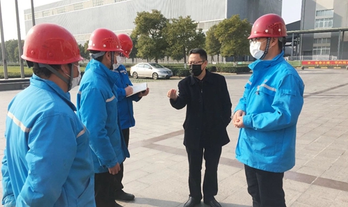 王大真到股份公司、楚星公司和松滋肥業(yè)現(xiàn)場檢查疫情防控及安全生產(chǎn)情況